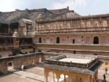 [Cliquez pour agrandir : 150 Kio] Jaipur - Le fort d'Amber : cour intérieure.