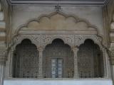 [Cliquez pour agrandir : 127 Kio] Agra - Le fort : le Diwan-i-Am (salle d'audience).
